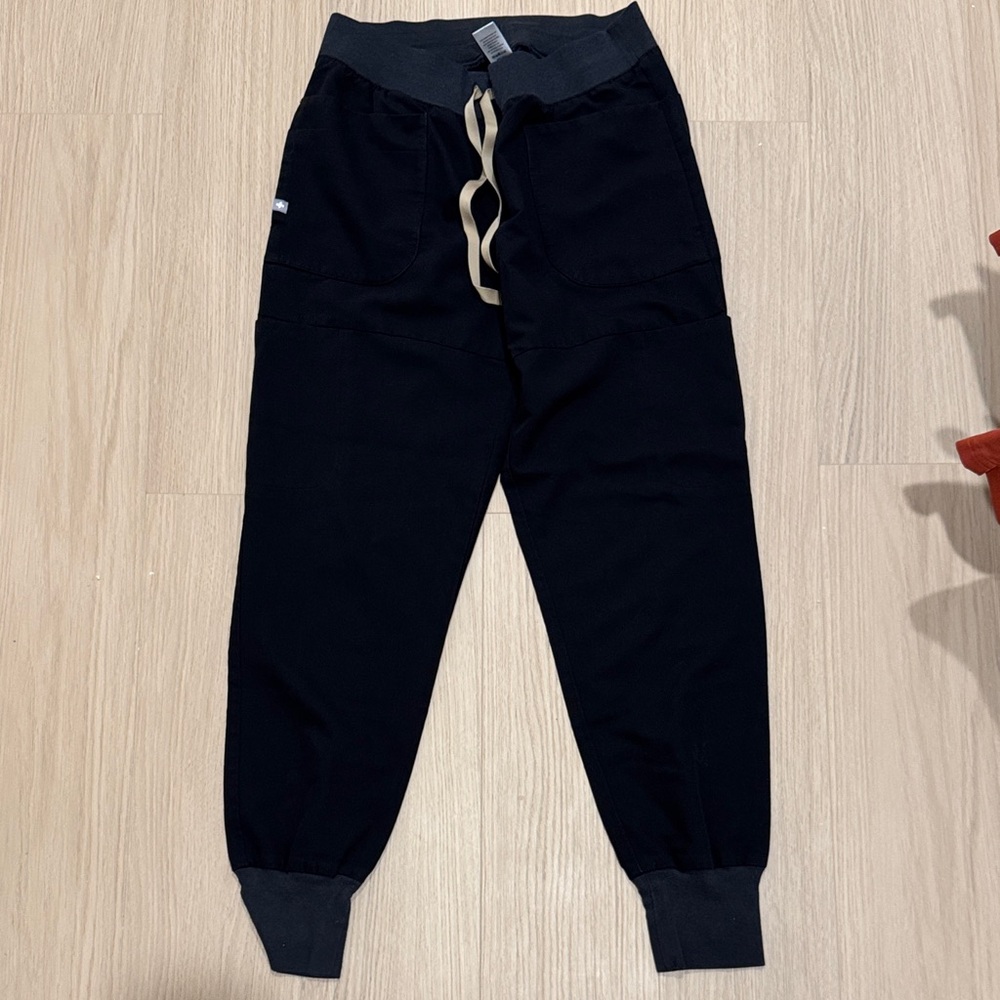 Figs Woman’s Scrub Joggers